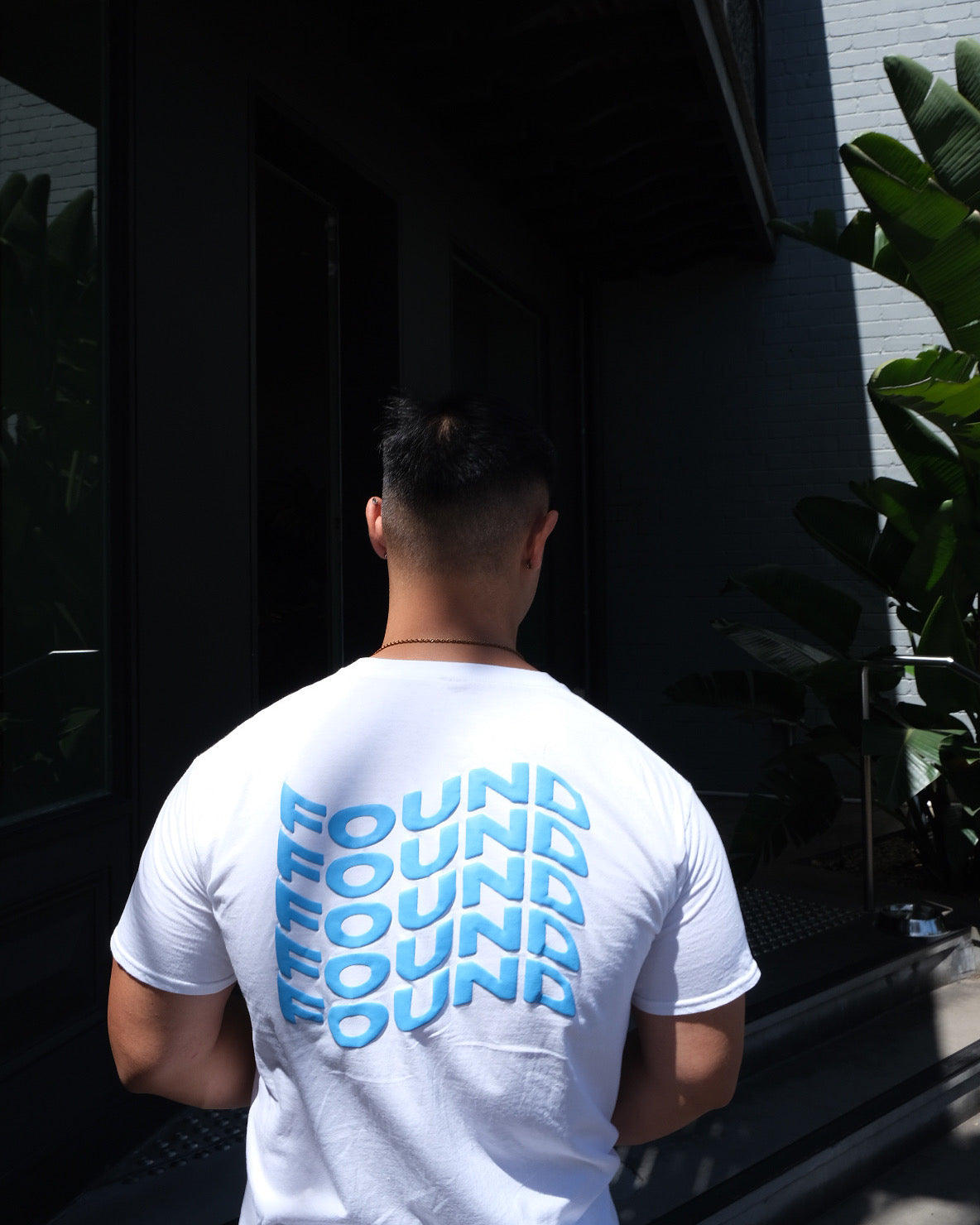 🎁 White Logo Tee (100% off)