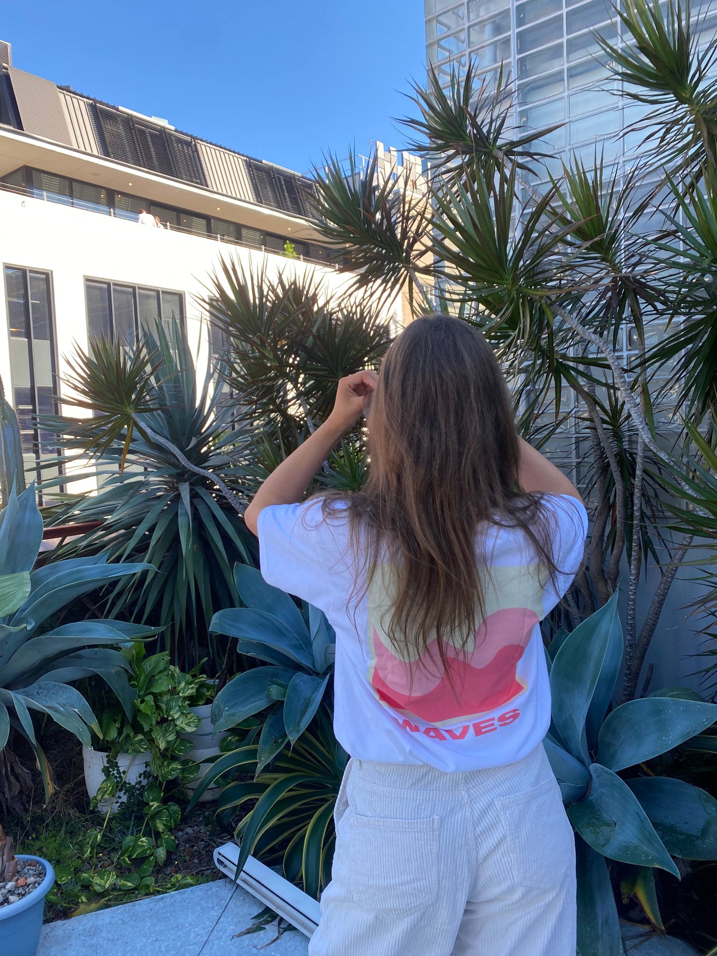 🎁 Waves Tee (100% off)